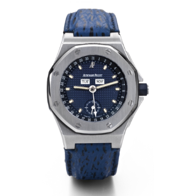 AUDEMARS PIGUET - A STAINLESS STEEL AUTOMATIC OCTAGONAL TRIPLE CALENDAR WRISTWATCH CIRCA 1997 ROYAL OAK OFFSHORE