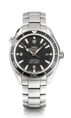 OMEGA - A LARGE STAINLESS STEEL AUTOMATIC OVERSIZED CENTRE SECONDS WRISTWATCH WITH DATE AND BRACELET CIRCA 2000 SEAMASTER PLANET OCEAN