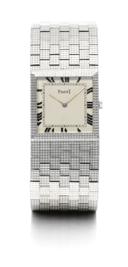 PIAGET - AN 18K WHITE GOLD SQUARE BRACELET WATCH CIRCA 1970