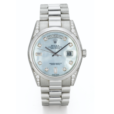 ROLEX - A FINE PLATINUM AND DIAMOND-SET AUTOMATIC WRISTWATCH WITH DAY, DATE, BRACELET AND MOTHER-OF-PEARL DIAL CIRCA 2000 REF 118296 OYSTER PERPETUAL DAY-DATE
