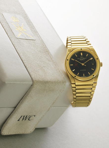 International Watch Co. A RARE 18K YELLWO GOLD AUTOAMTIC CENTRE SECONDS WRISTWATCH WITH DATE AND BRACELET MADE FOR THE MIDDLE EASTERN MARKET REF 9227 MVT 2500162 CASE 2361965 INGENIEUR CIRCA 1985