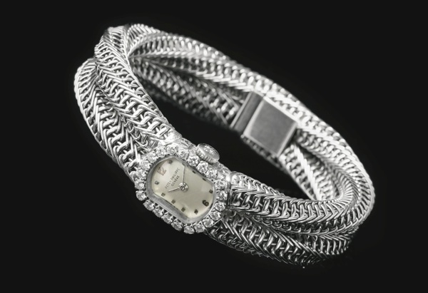 Patek Philippe A FINE LADY'S 18K WHITE GOLD AND DIAMOND-SET BRACELET WATCH REF 3100/12 MVT 948882 CASE 513120 "TUBOGAS" MADE IN 1957
