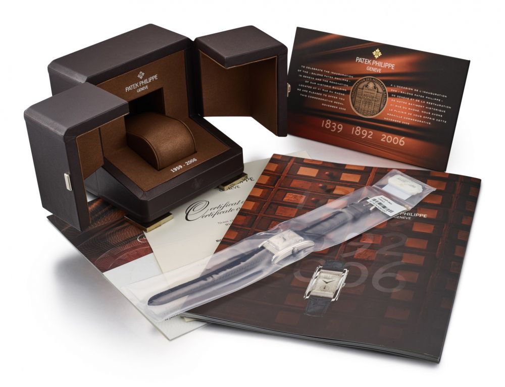 PATEK PHILIPPE | REFERENCE 5105, A SINGLE SEALED LIMITED EDITION PLATINUM WRISTWATCH WITH MOVEMENT FROM 1959, MADE TO COMMEMORATE THE OPENING OF PATEK PHILIPPE'S SALON IN GENEVA, CIRCA 2006