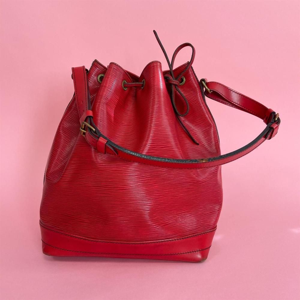 LOUIS VUITTON Grand Noé handbag in red épi leather